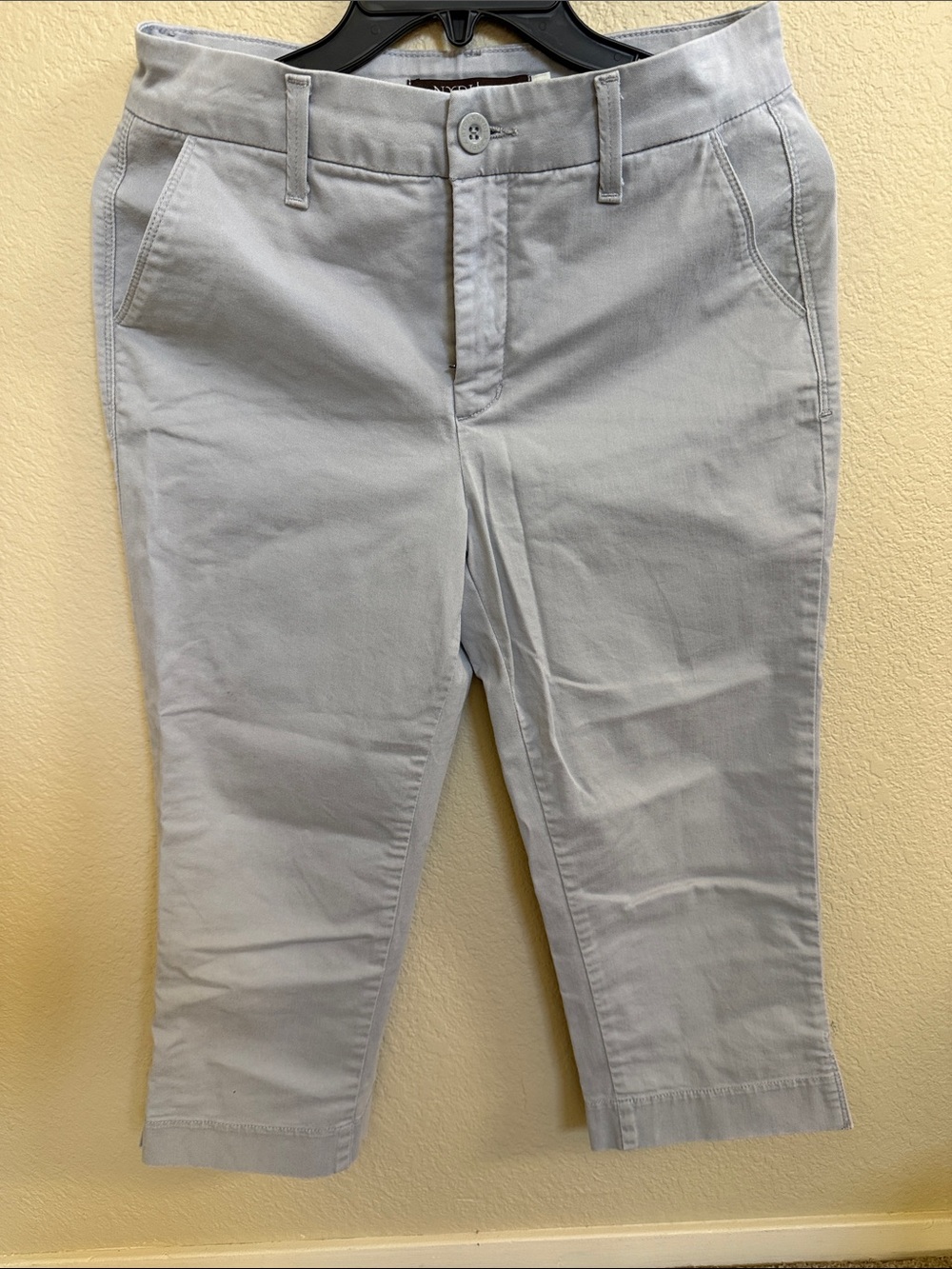 Women’s Light Gray Cropped Chino Pants